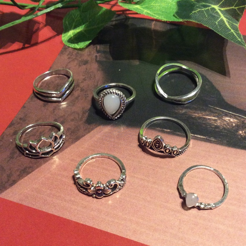 🌸 NEW 7PC: SILVER LOTUS MOONSTONE MIDI RING SET - Picture 2 of 8